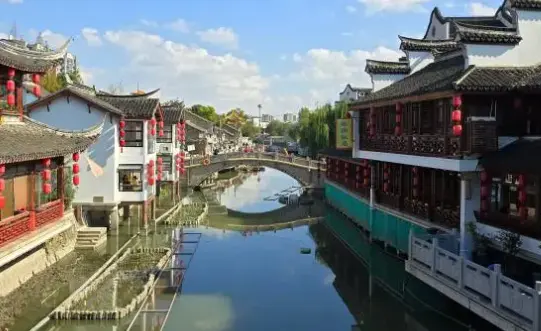 上海虹泉路韩国街：烤肉炸鸡的味觉狂欢圣地