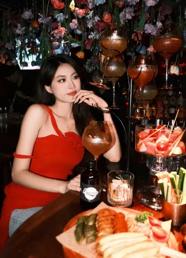 上海外滩英迪格露台-人少景美-浦江夜景，藏着魔都最惊艳的打开方式🌃